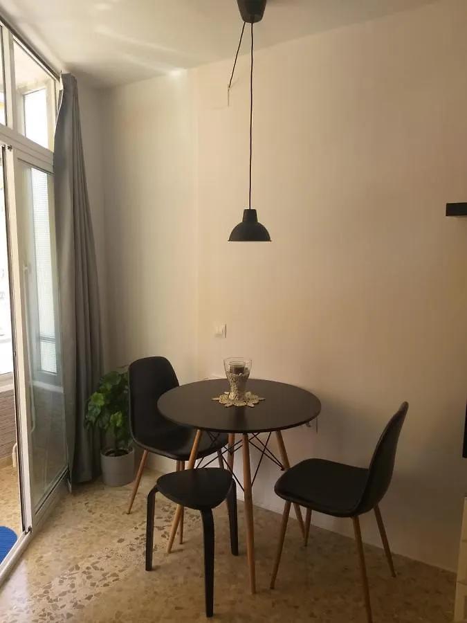 Hermoso Estudio En Centro Torremolinos